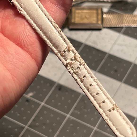 3D Hello Kitty Quartz Watch - Picture 3 of 4